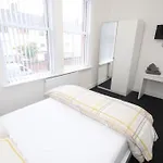 Stylish 7 Bed House, Close To City Centre