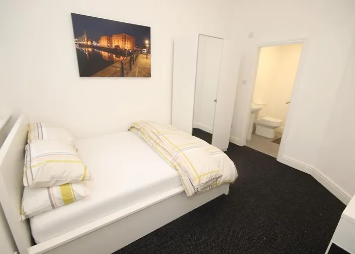 Stylish 7 Bed House, Close To City Centre