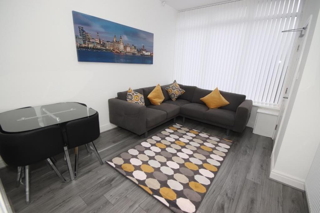 Holiday home Stylish 7 Bed House, Close To Centre